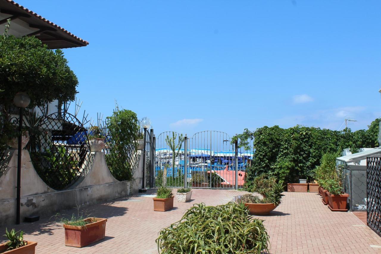 Appartement La Casa Ridente : Ischia Porto Extérieur photo